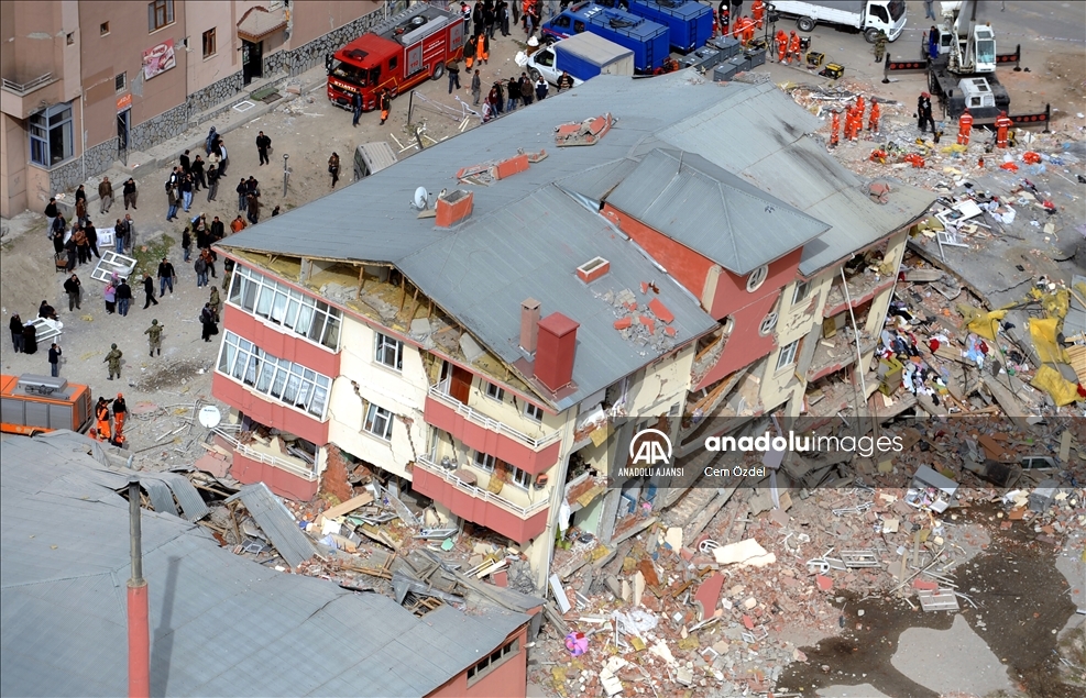 Türkiye, 2011'deki depremde Van için tek yürek oldu