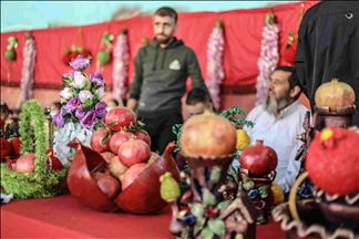 Decenas de personas celebran el Festival de la granada en Idlib, Siria