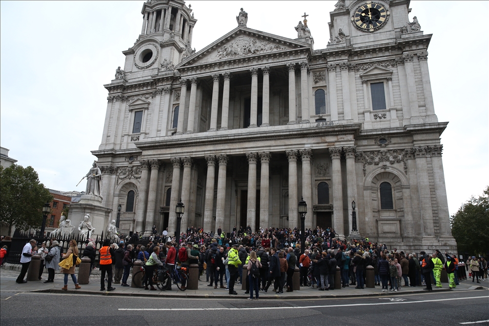 Mülteci çocukların simgesi kukla Küçük Amal, Londra'ya ulaştı