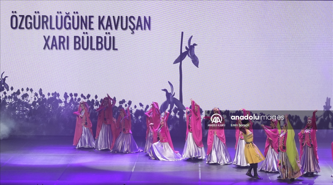 Türkiye-Azerbaycan kardeşliği "Kardeşlik Destanı Tiyatral Dans Gösterisi" ile sahneye taşındı