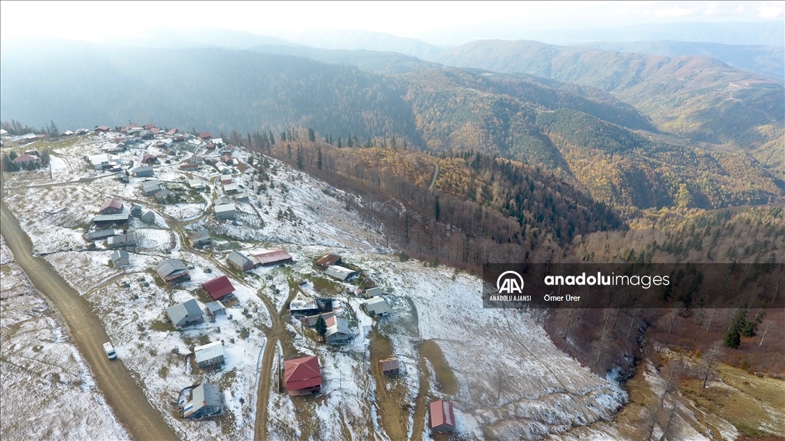 Düzce'nin 1830 rakımlı Kardüz Yaylası'na kar yağdı