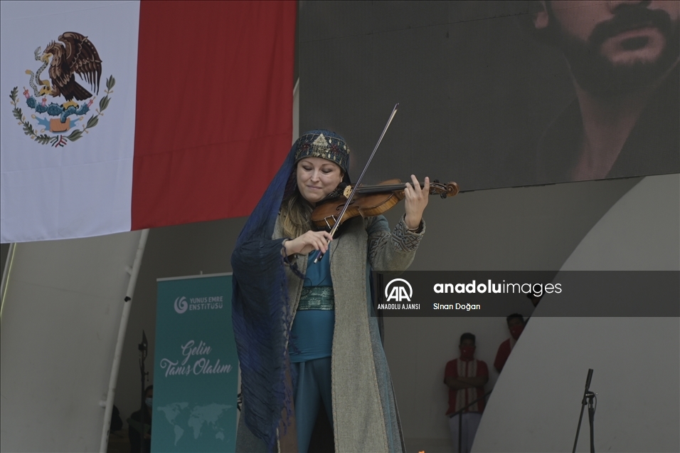 Yunus Emre Enstitüsü, Meksikalı müzikseverleri Türkçe konserde bir araya getirdi