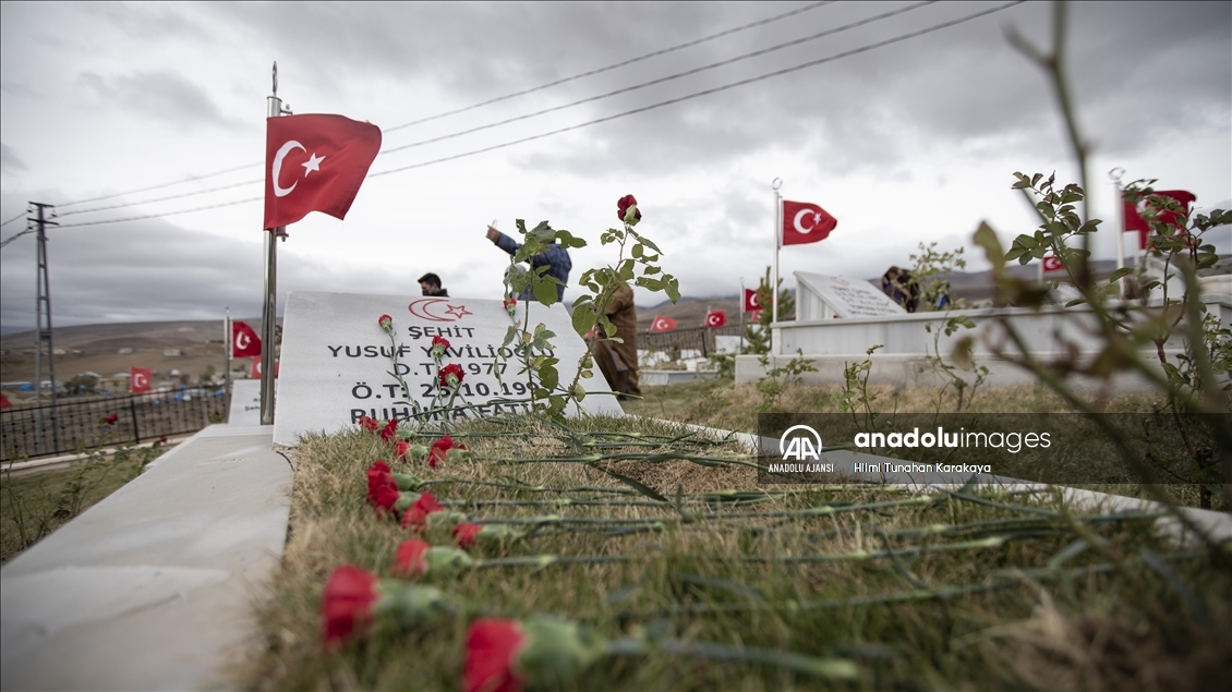 Eli kanlı PKK'nın katlettiği 33 Yavi şehidi, katliamın 28. yılında anıldı