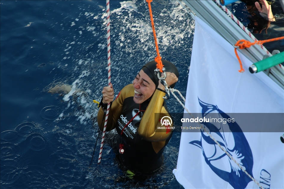 Турецкий фридайвер Эрджюмен побила мировой рекорд