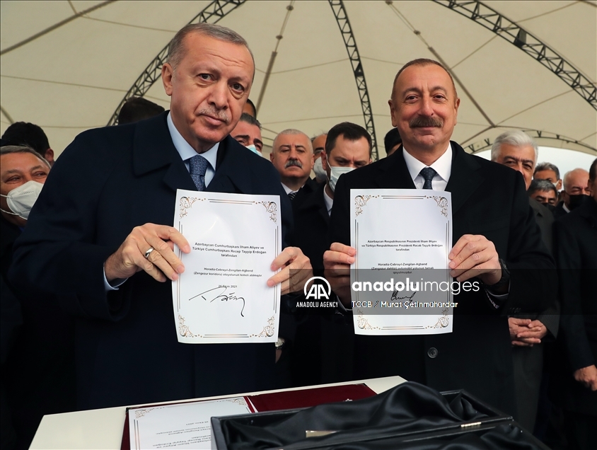 Эрдоган и Алиев заложили фундамент автодороги на освобожденных территориях