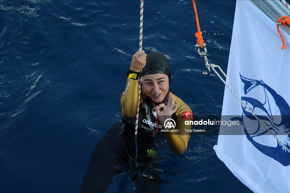 Турецкий фридайвер Эрджюмен побила мировой рекорд