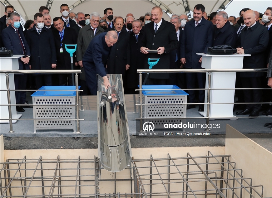 Эрдоган и Алиев заложили фундамент автодороги на освобожденных территориях