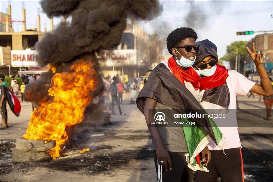 Sudan'da "darbe karşıtı" gösteriler sürüyor