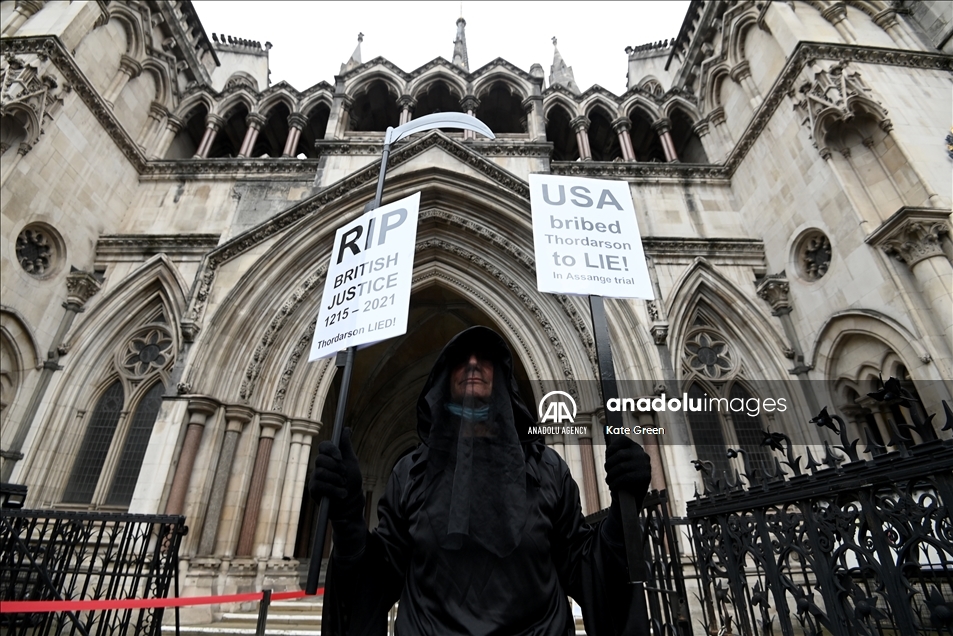 Pendukung Julian Assange gelar aksi protes menjelang sidang banding ekstradisi