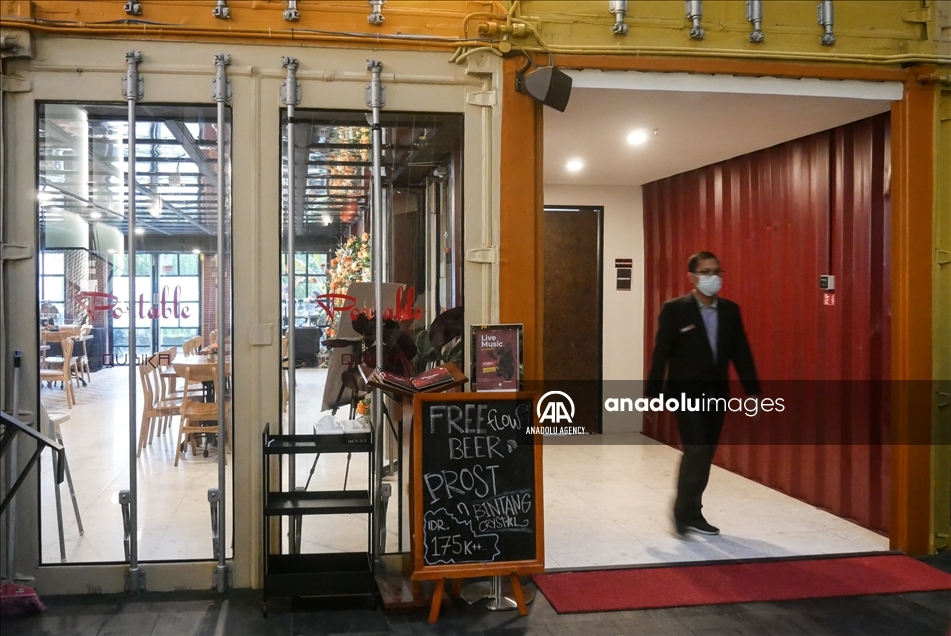 El hotel en Indonesia que fue hecho con contenedores 8