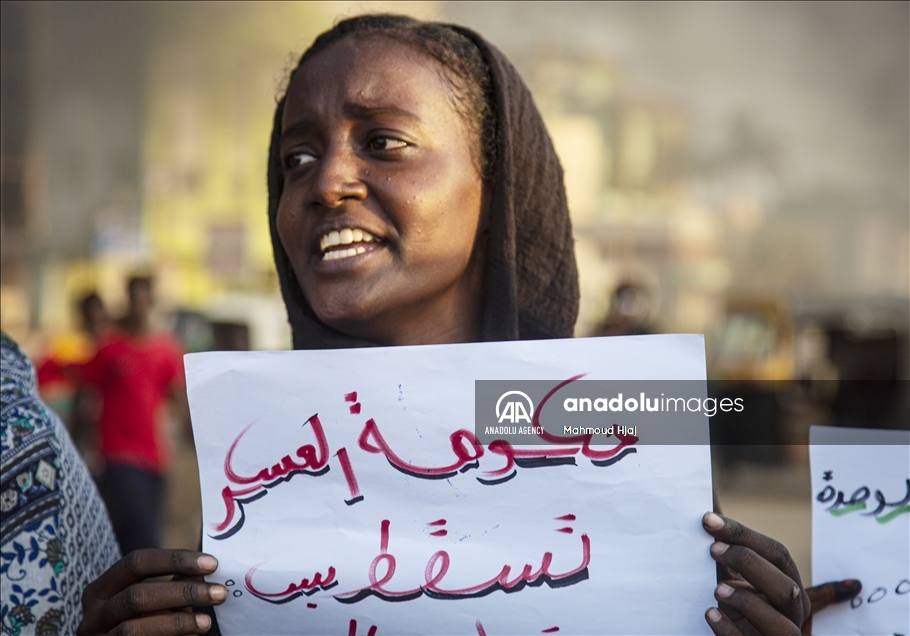 Warga Sudan turun ke jalan gelar aksi menentang kudeta militer