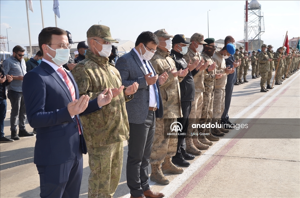Hakkari'de araç kazasında şehit olan asker için tören düzenlendi