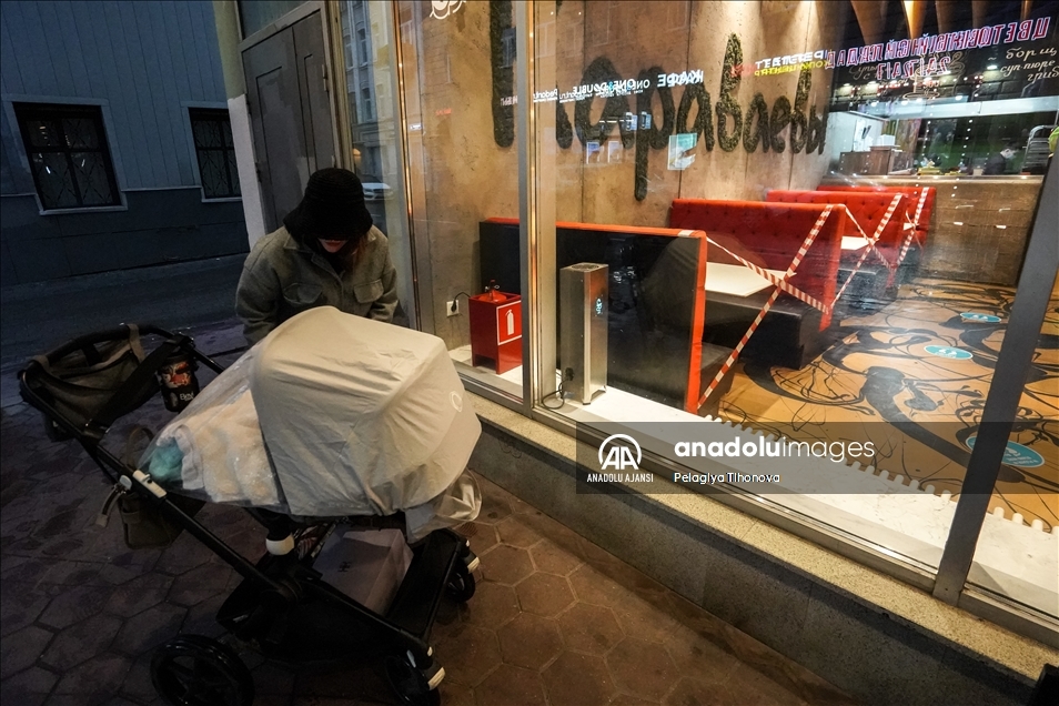 Moskova'da Kovid-19 nedeniyle "kısmi kapanma" başladı