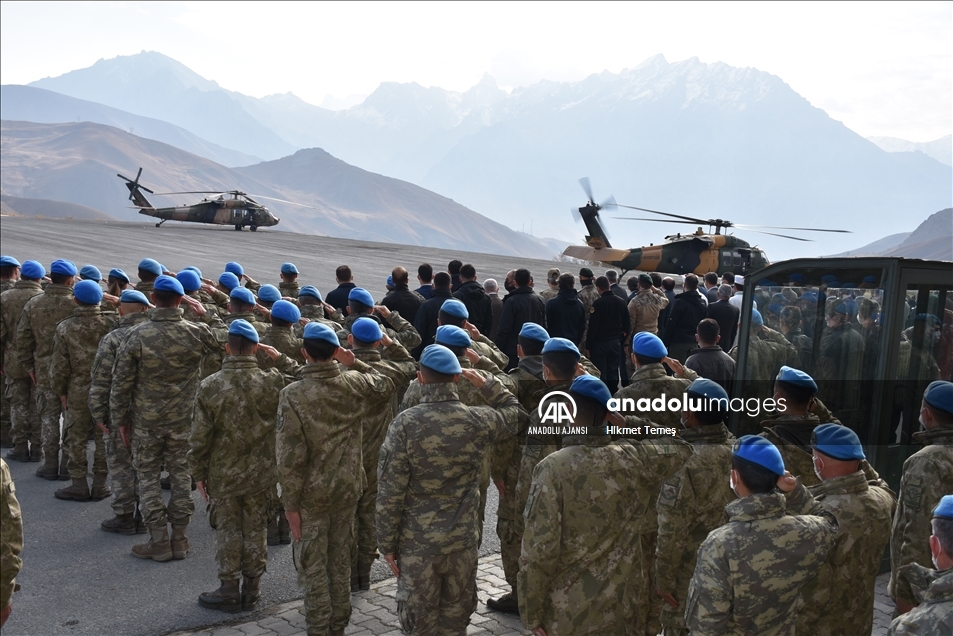 Hakkari'de araç kazasında şehit olan asker için tören düzenlendi