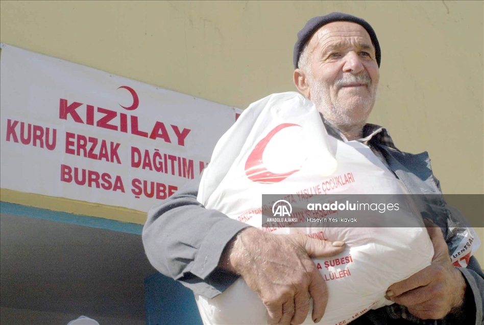 Türk Kızılay yılda yaklaşık 30 milyon ihtiyaç sahibinin yardımına koşuyor