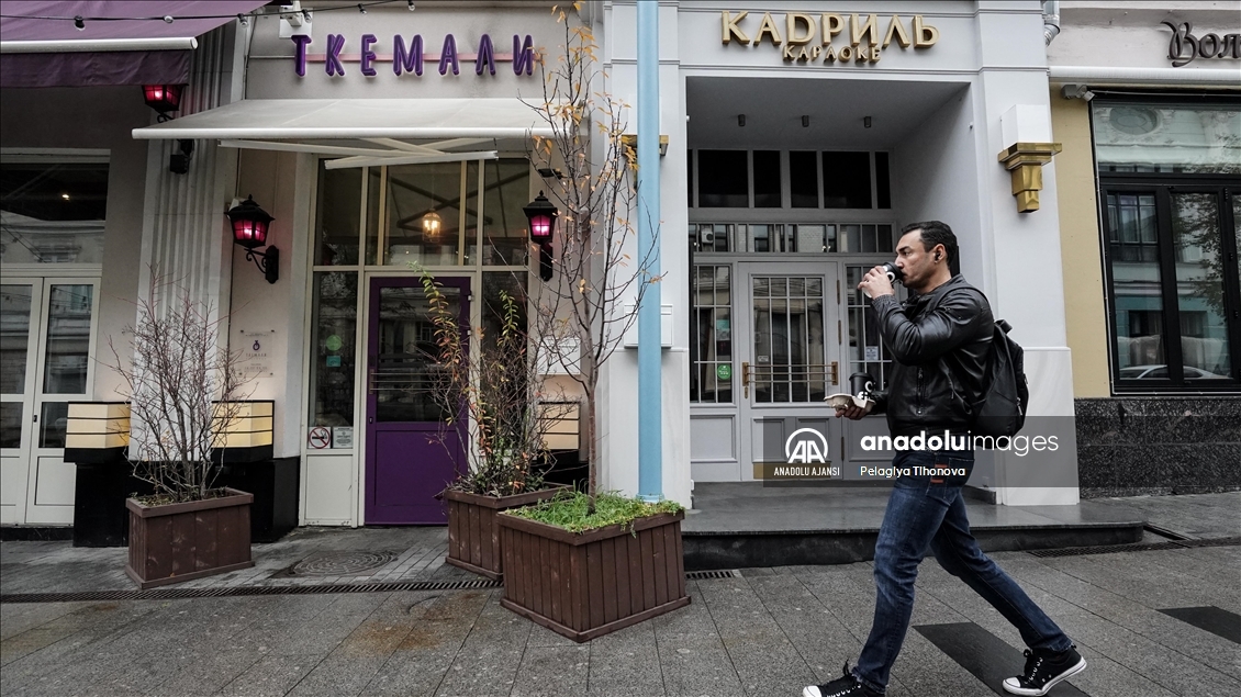 Moskova'da Kovid-19 nedeniyle "kısmi kapanma" başladı