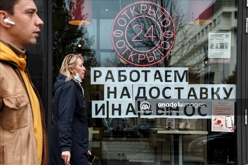 Moskova'da Kovid-19 nedeniyle "kısmi kapanma" başladı