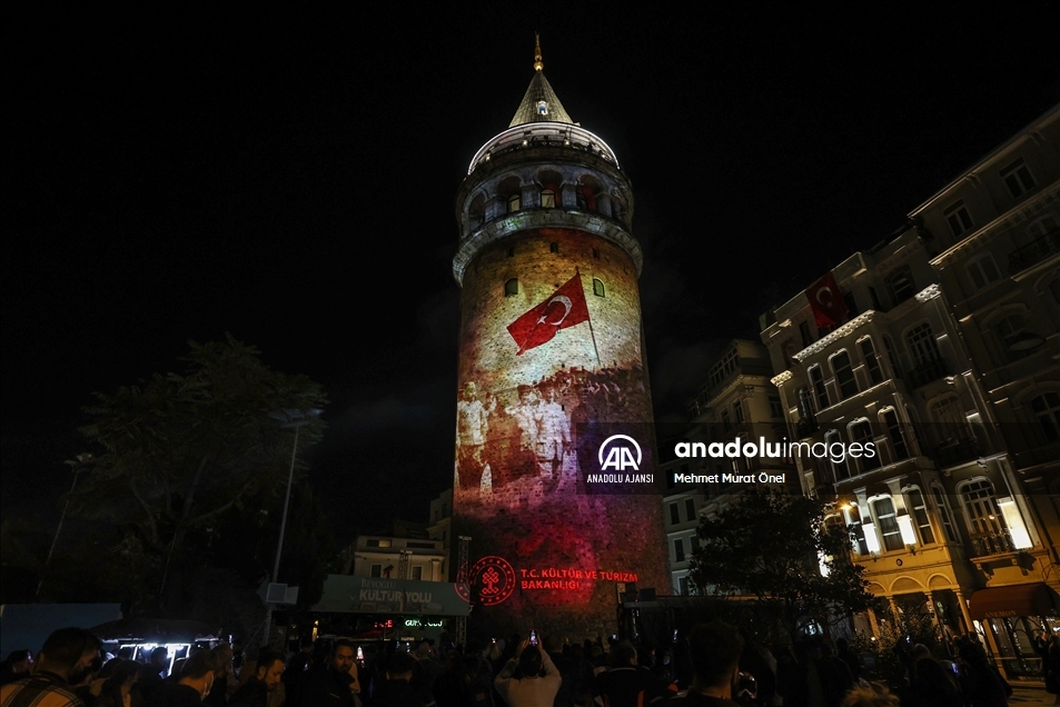 Galata Kulesi'nde Cumhuriyet Bayramı'na özel görsel şölen