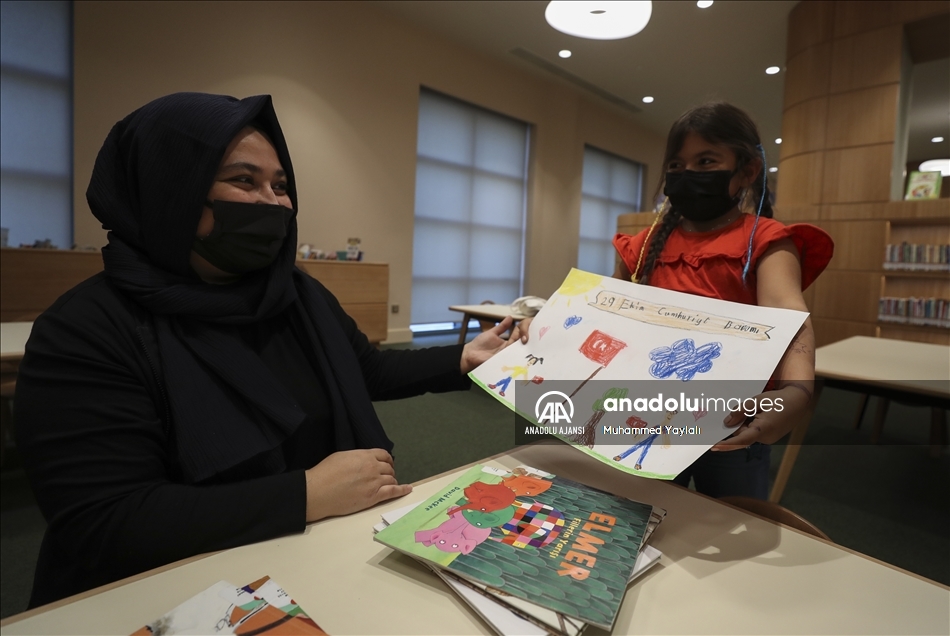 Başkentli çocukların Cumhuriyet Bayramı temalı resimleri Millet Kütüphanesi'nde sergilendi