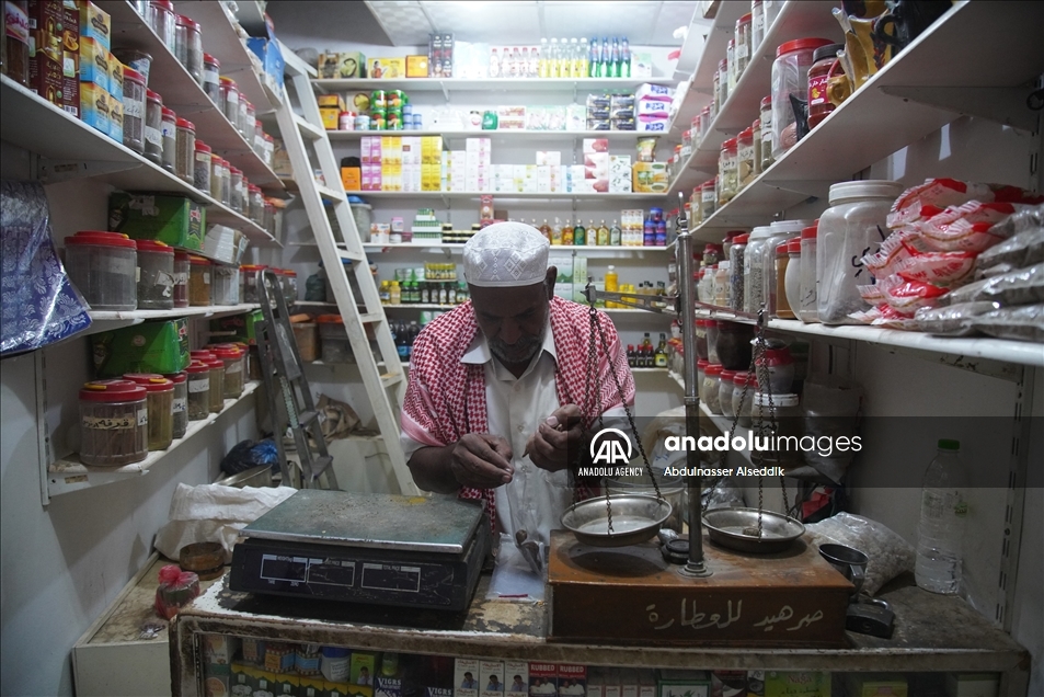 سوق الحنظل بحضرموت يحتفظ ببريقه المعماري رغم التجديد