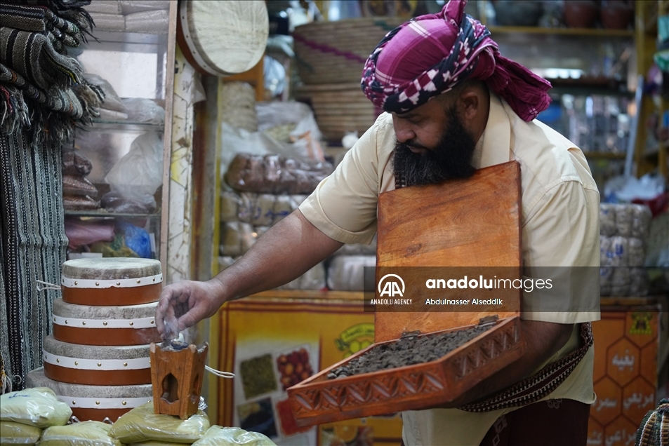 سوق الحنظل بحضرموت يحتفظ ببريقه المعماري رغم التجديد