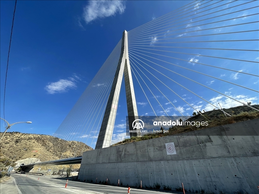 Kömürhan Köprüsü Elazığ ile Malatya arasındaki ulaşımda konforu artırdı