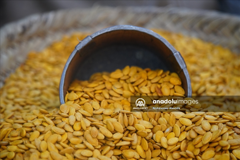 سوق الحنظل بحضرموت يحتفظ ببريقه المعماري رغم التجديد