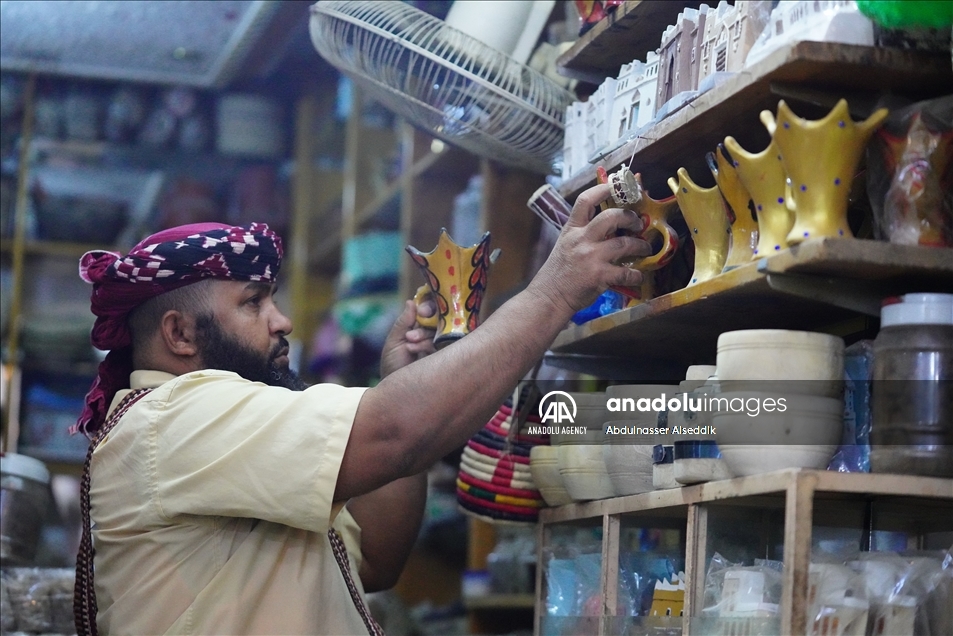 سوق الحنظل بحضرموت يحتفظ ببريقه المعماري رغم التجديد