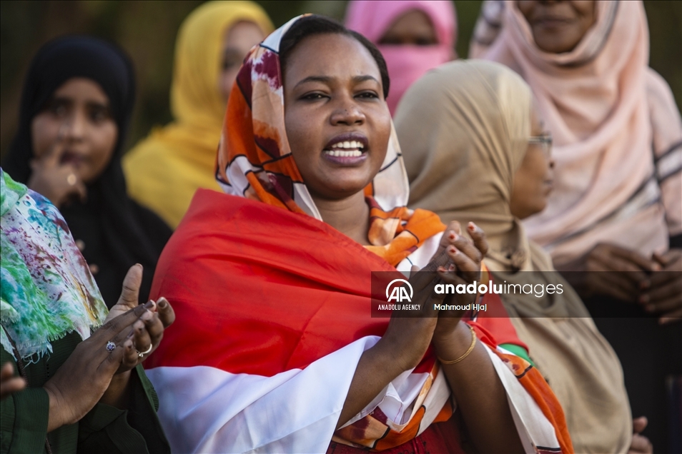 السودان.. تظاهرات ليلية في الخرطوم للمطالبة بـ"حكم مدني"