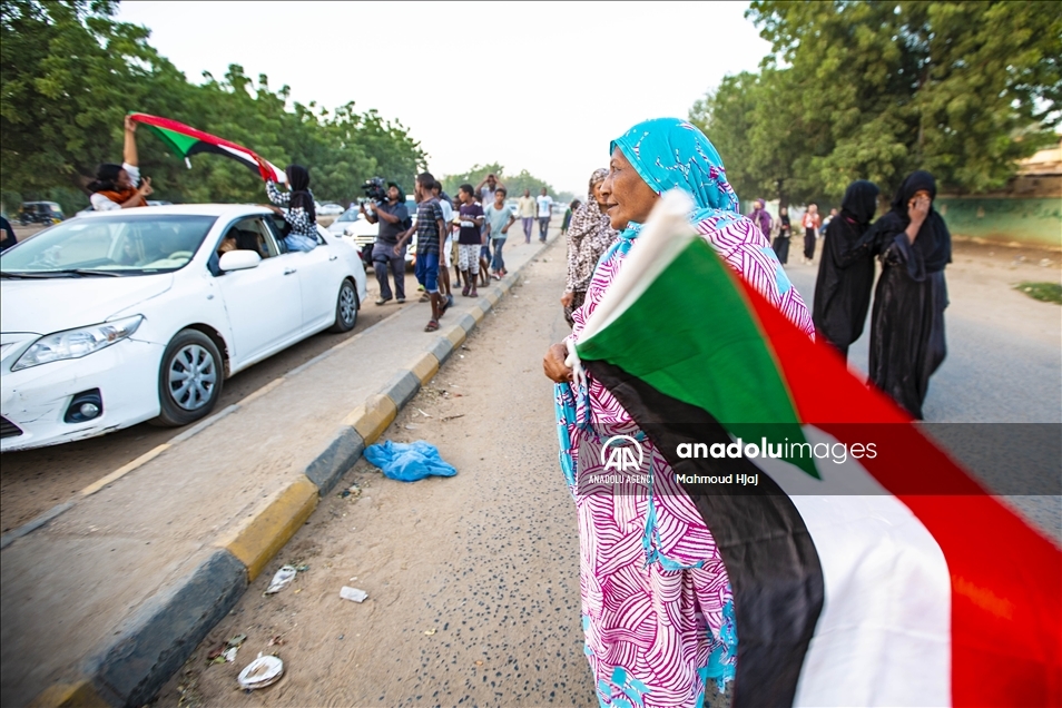 السودان.. تظاهرات ليلية في الخرطوم للمطالبة بـ"حكم مدني"