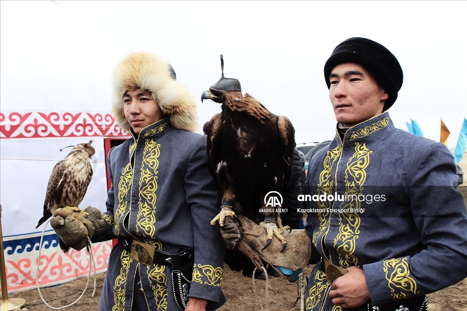 В Казахстане определили лучшего охотника с беркутами