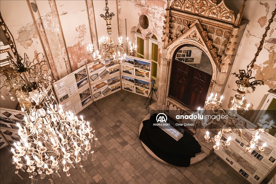 "Taşlara Kazınan Yahudi Kimliği Sergisi" Zülfaris Sinagogu’nda ziyarete açıldı