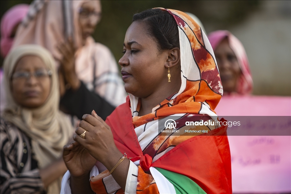 السودان.. تظاهرات ليلية في الخرطوم للمطالبة بـ"حكم مدني"