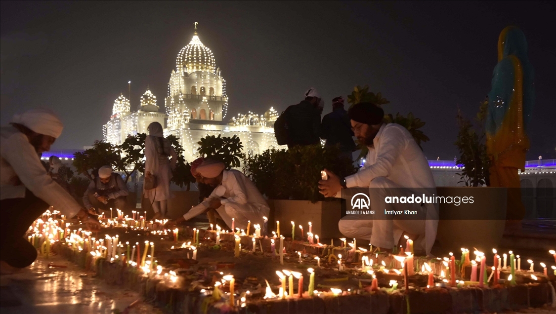 Hindistan'da ışık festivali kutlanıyor
