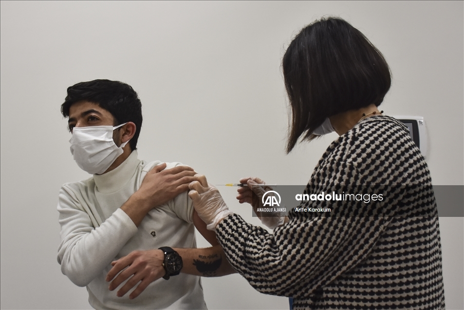mRNA aşısı olanlara hatırlatma dozu uygulanmaya başlandı