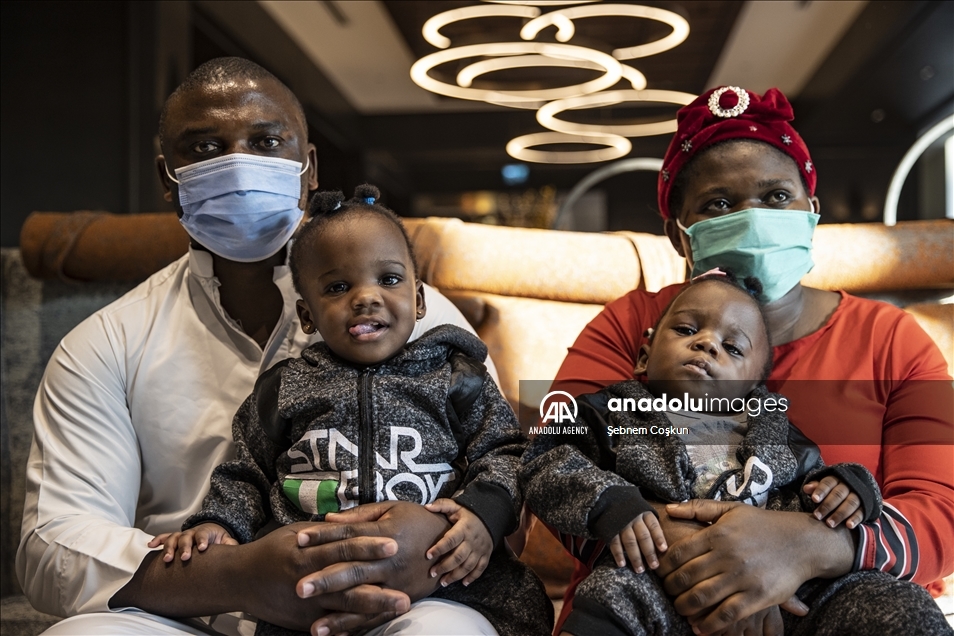 بعد نجاح عملية الفصل.. عائلة التوأم الكاميروني ممتنون لتركيا