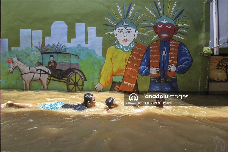 Hujan deras sebabkan banjir beberapa wilayah di Jakarta
