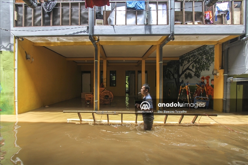 Hujan deras sebabkan banjir beberapa wilayah di Jakarta
