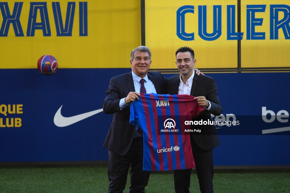 El FC Barcelona presenta a su exjugador Xavi Hernández como nuevo director técnico