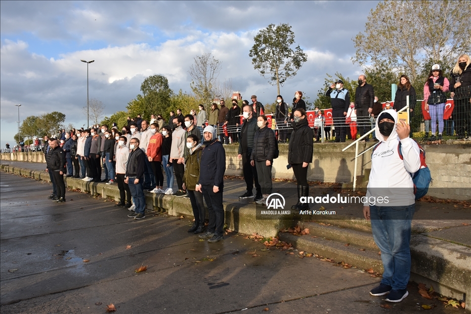 Kadıköy ve Maltepe'de "Ata'ya saygı zinciri" oluşturuldu