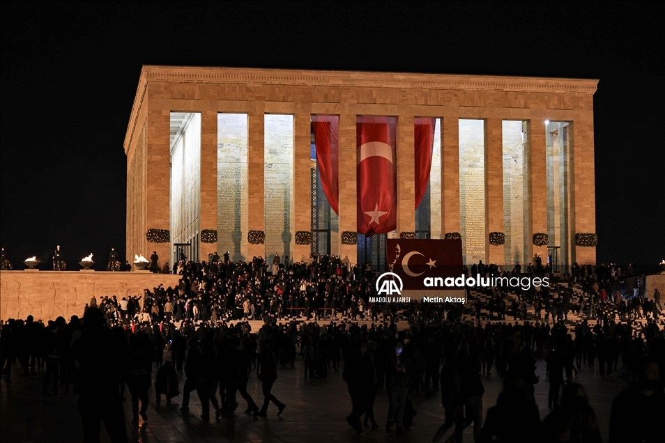 Büyük Önder Atatürk'ü anıyoruz