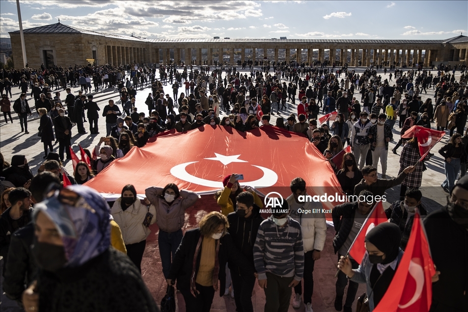 Büyük Önder Atatürk'ü anıyoruz