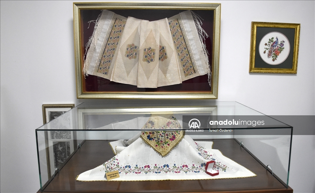 Osmanlı dönemi el nakışlarını restore edip replikalarını üretiyorlar