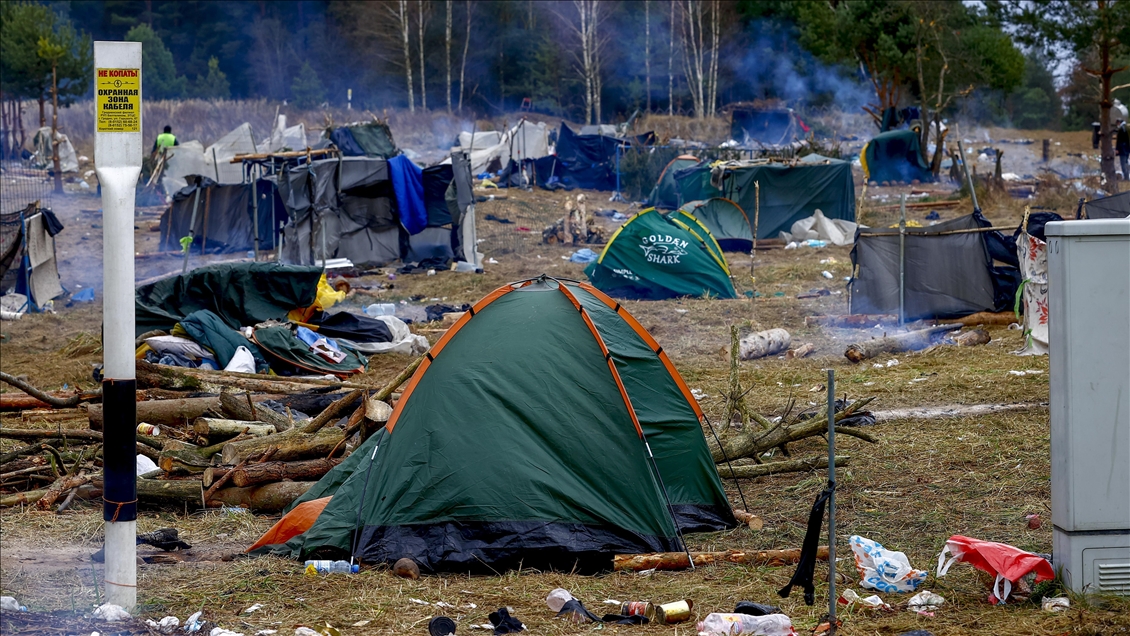 Bjellorusia zbraz kampet e emigrantëve në kufirin polak