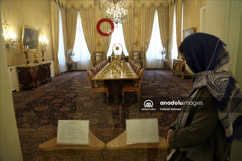 İran'da Hanedanlar ve Şah döneminden kalan saraylar tüm ihtişamlarıyla tarihe tanıklık ediyor