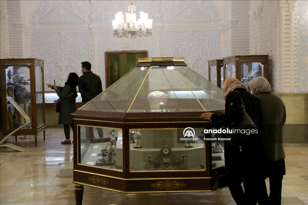 İran'da Hanedanlar ve Şah döneminden kalan saraylar tüm ihtişamlarıyla tarihe tanıklık ediyor