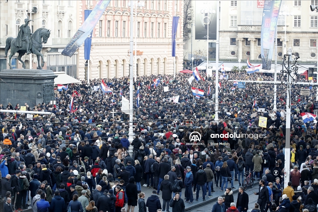 Hrvatska: U Zagrebu se okupilo više od 10.000 prosvjednika protiv Covid potvrda i cijepljenja (2. dio)