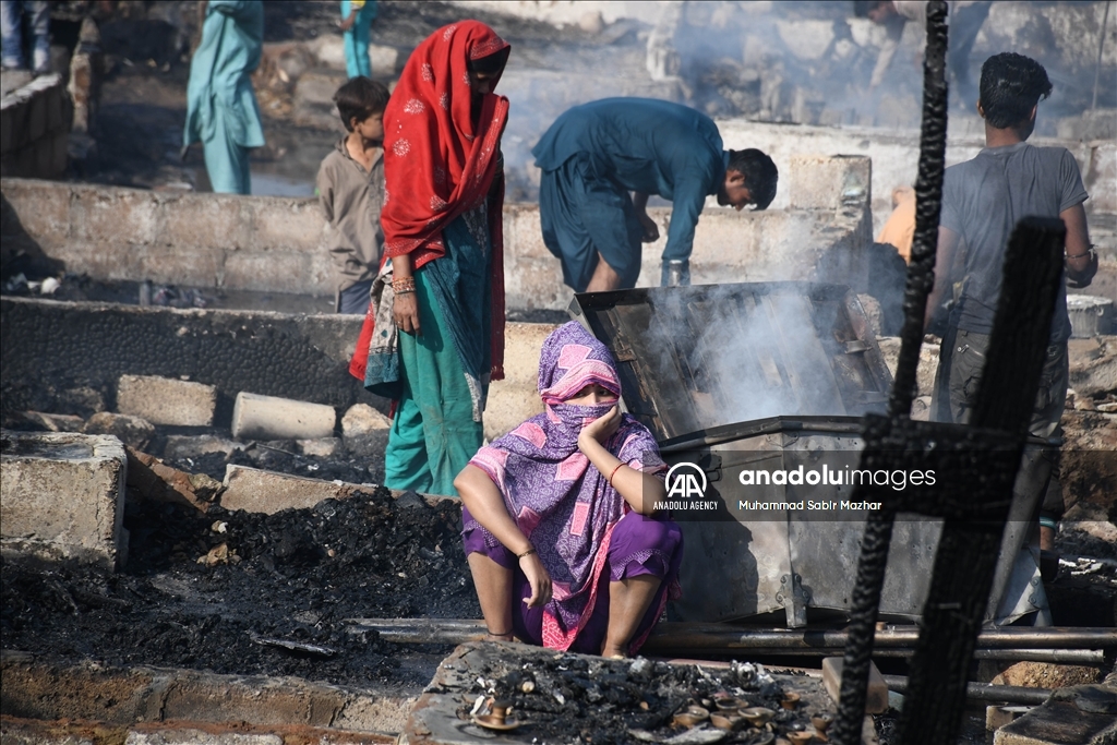Pakistan: Zbog požara u Karačiju, stotine porodica ostale bez krova nad glavom 