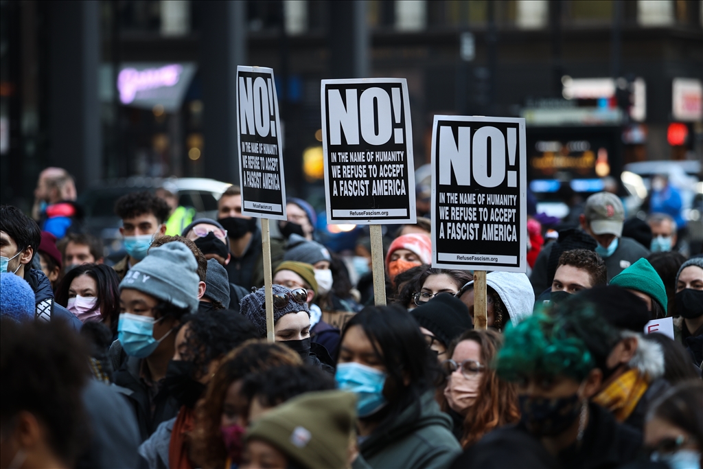 ABD'de Rittenhouse'un beraat etmesi bazı kentlerde protesto edildi