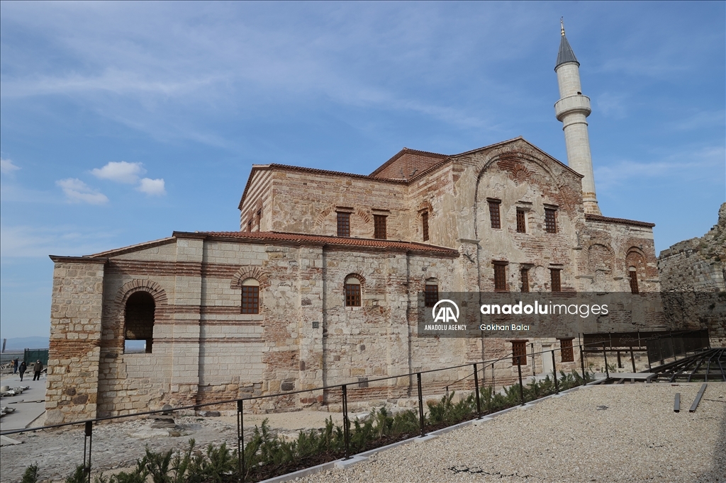 Turquie : la mosquée héritée du "Sultan Mehmet 2 le Conquérant" rouvre ses portes